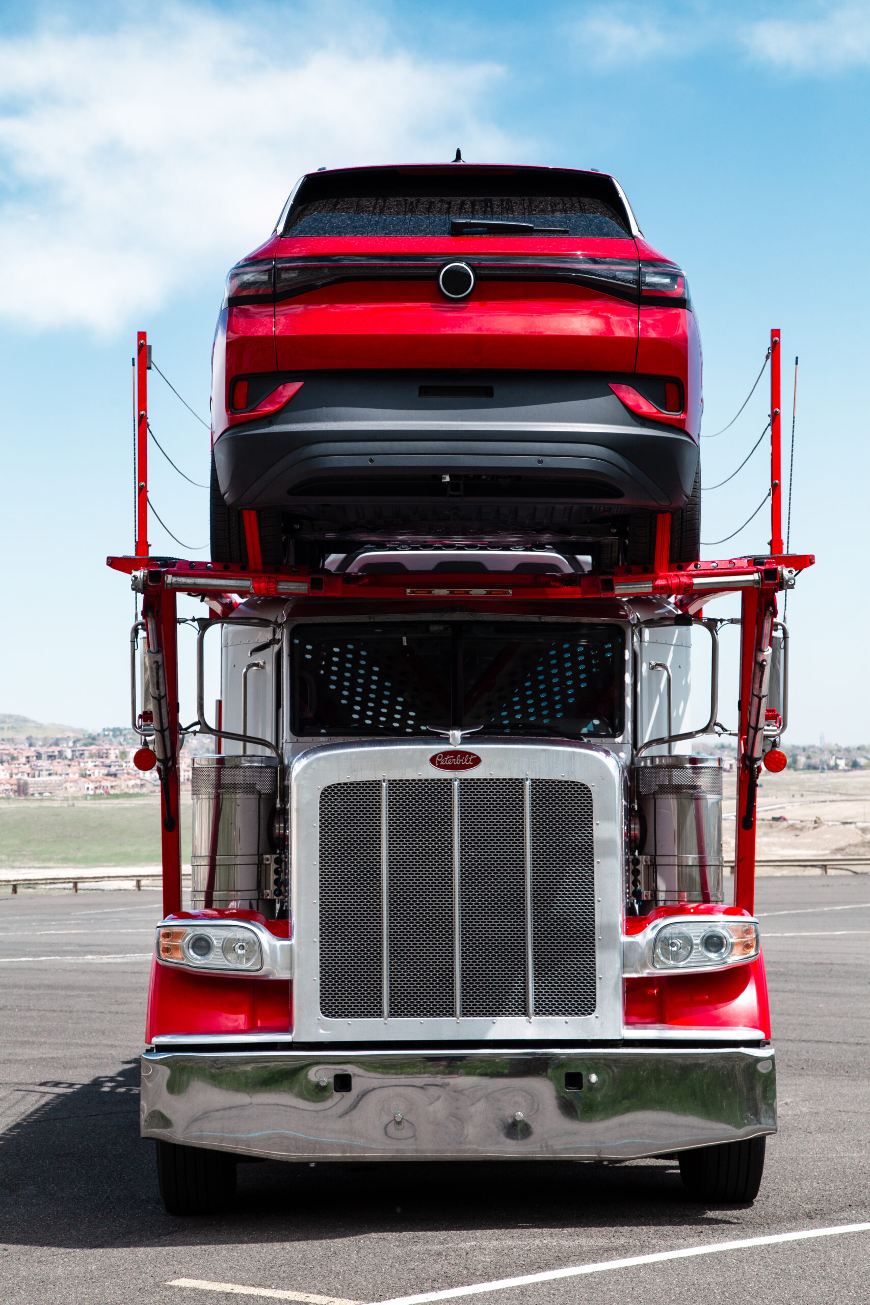 Front view of an Accelerated Peterbilt tractor